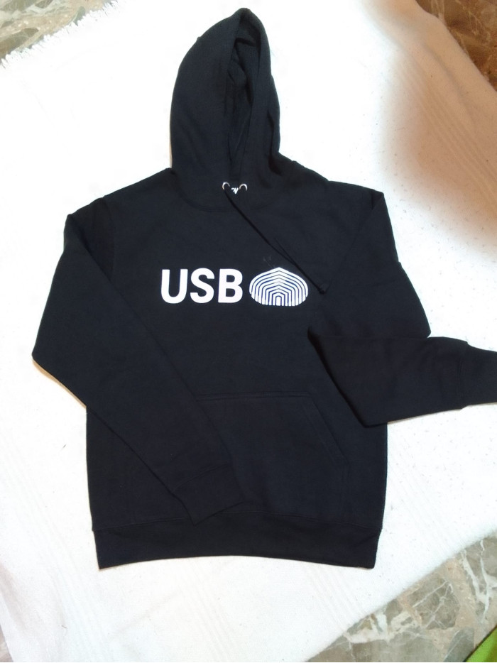 HOODIES SWEATER - 39€